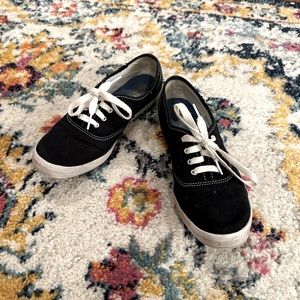 7.5 Women’s Black Keds